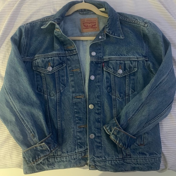 Levi’s oversized trucker jacket - Picture 2 of 4